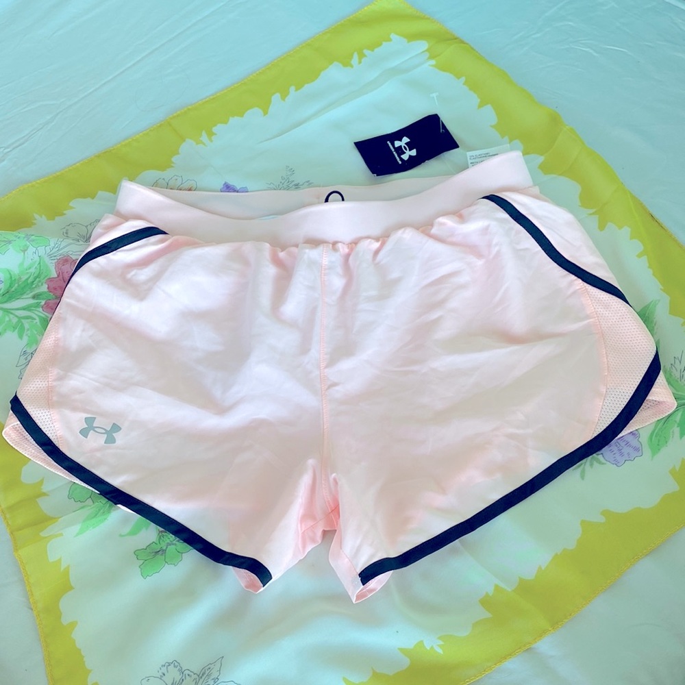 Under Armour Womans Fly-By 2.0 Shorts pink M size